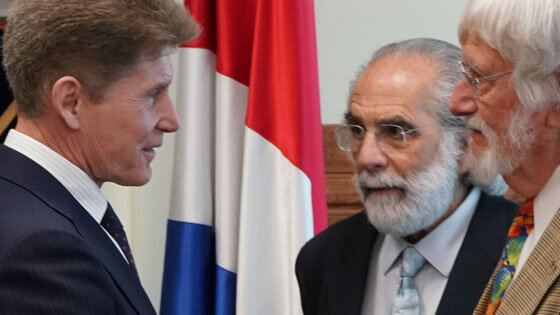 meeting-with gov-HR-8-crop 560x315