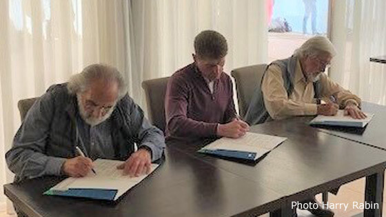 signing w gov crop adjusted 560x315